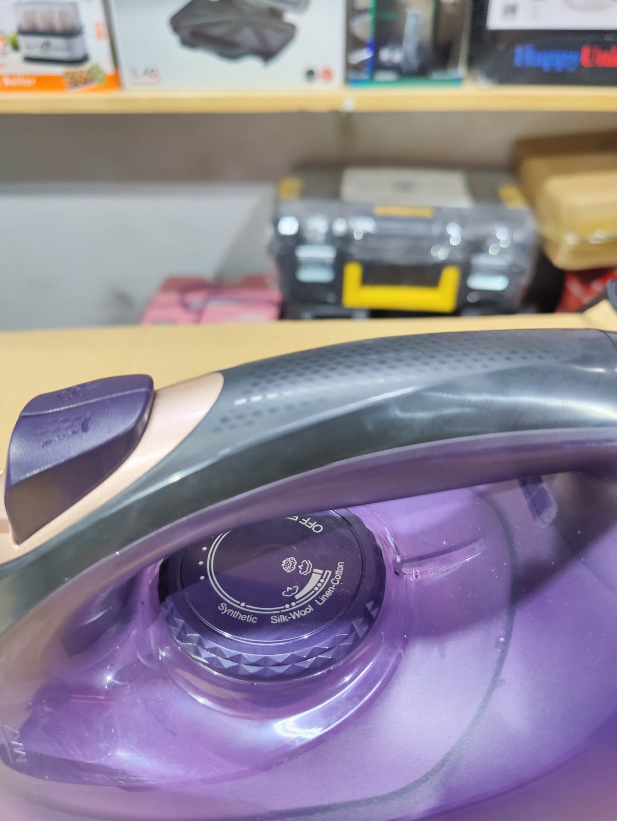 Kolax Steam Iron